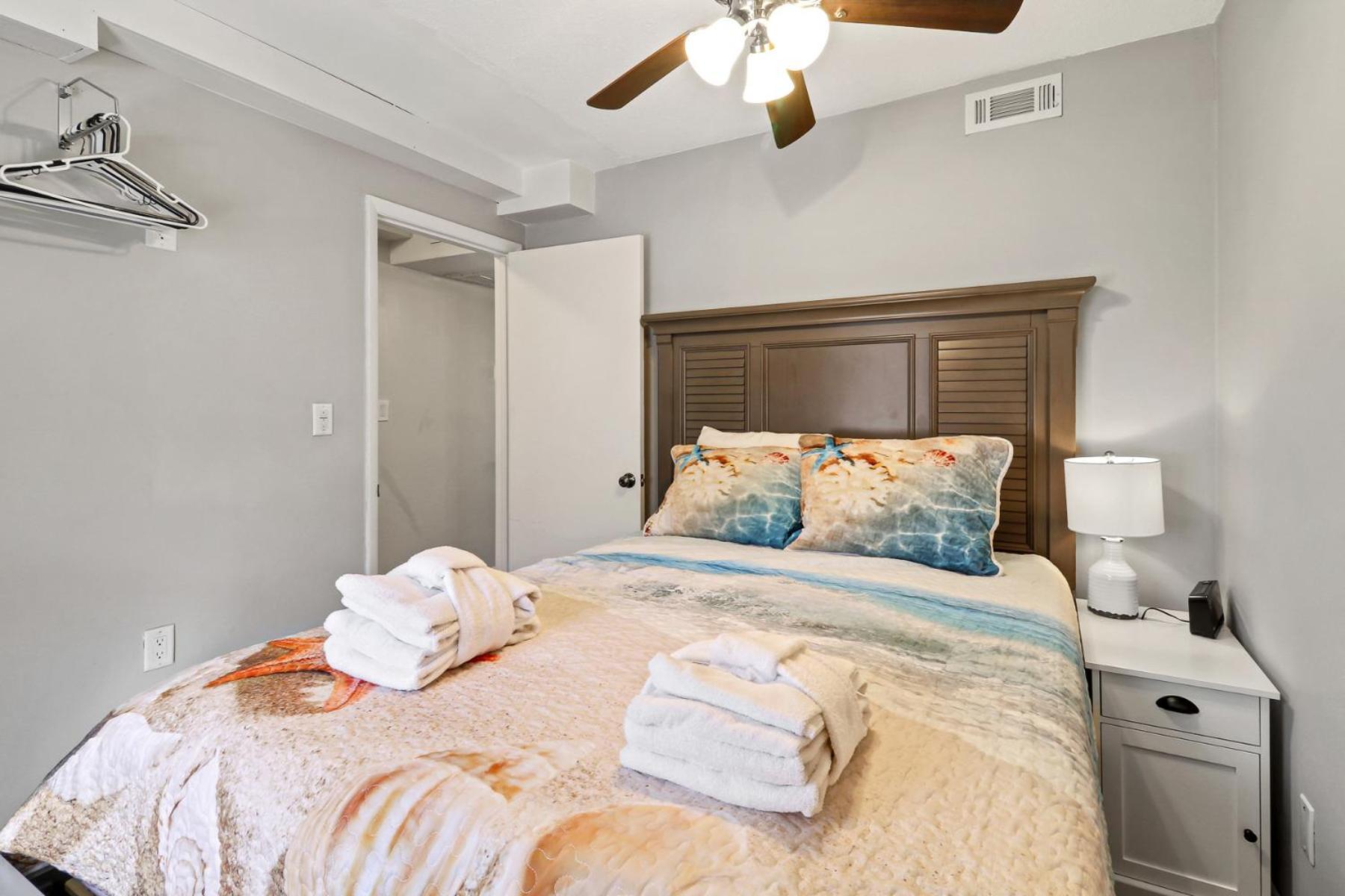 The Breakers #220 Beach Condo, Beautiful Ocean View At Coligny Beach, 4 N Forest Beach Drive Hilton Head, Walk To All Shops Restaurants, Renovated Jan 2024, Vacation Rental Hhi Llc Hilton Head Island Exterior foto